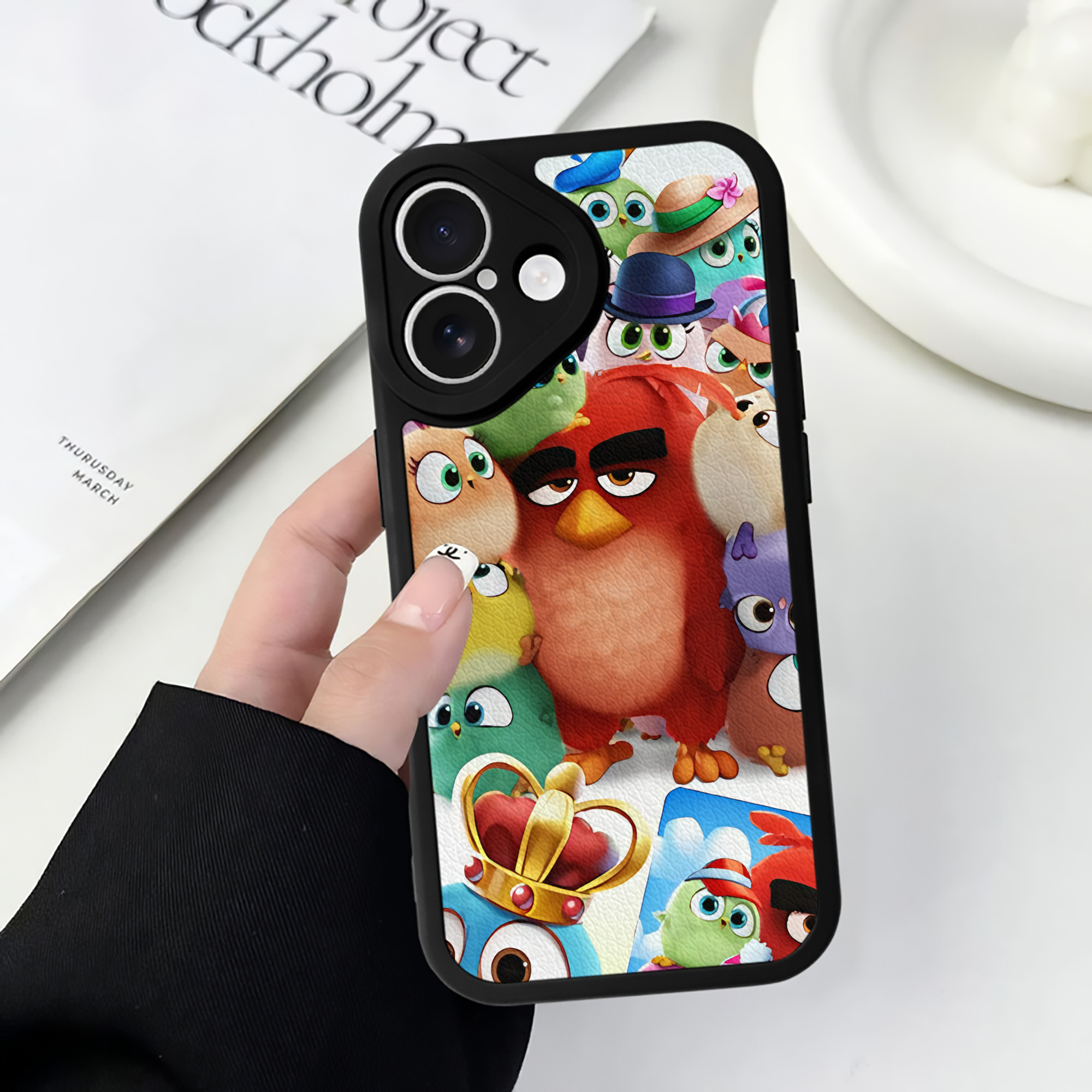 （画像用） Angry Birds アングリーバード 【iPhone 16シリーズ対応】シリコンスマホケース（レザー調） 材質：シリコン